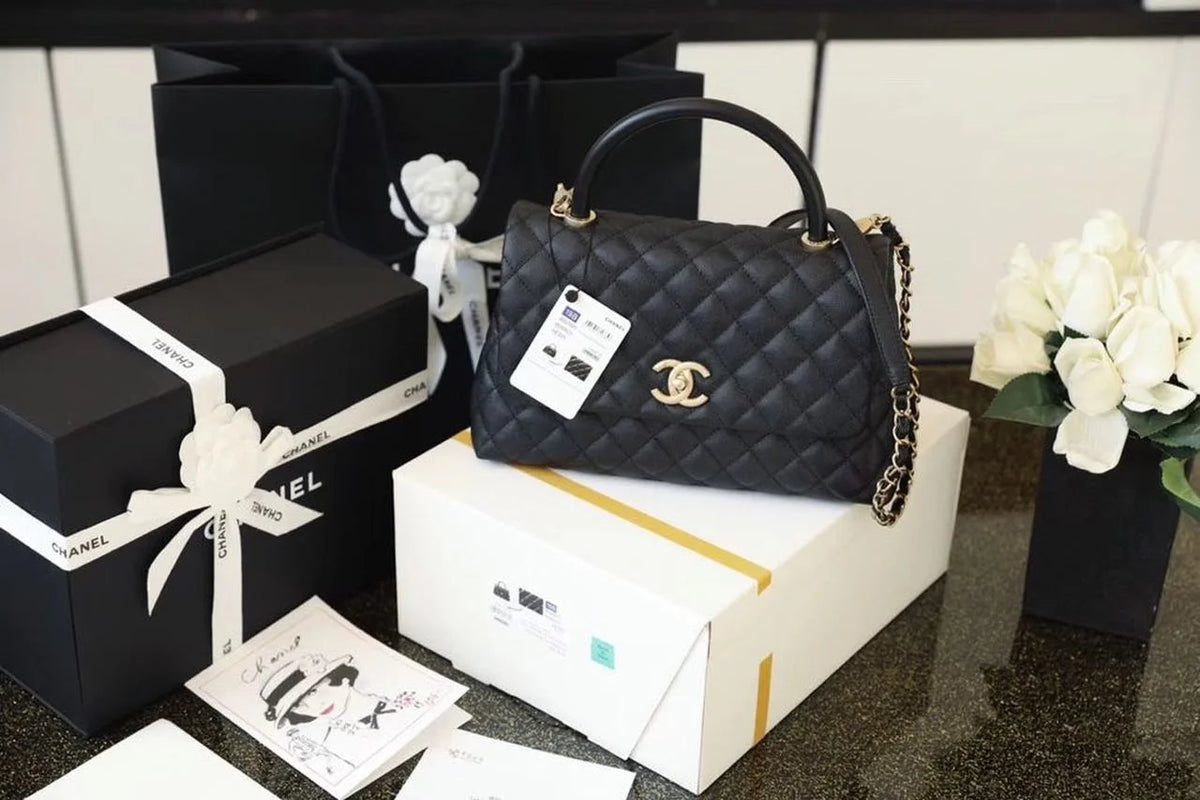Large Black Flap Bag with Top Handle N701881