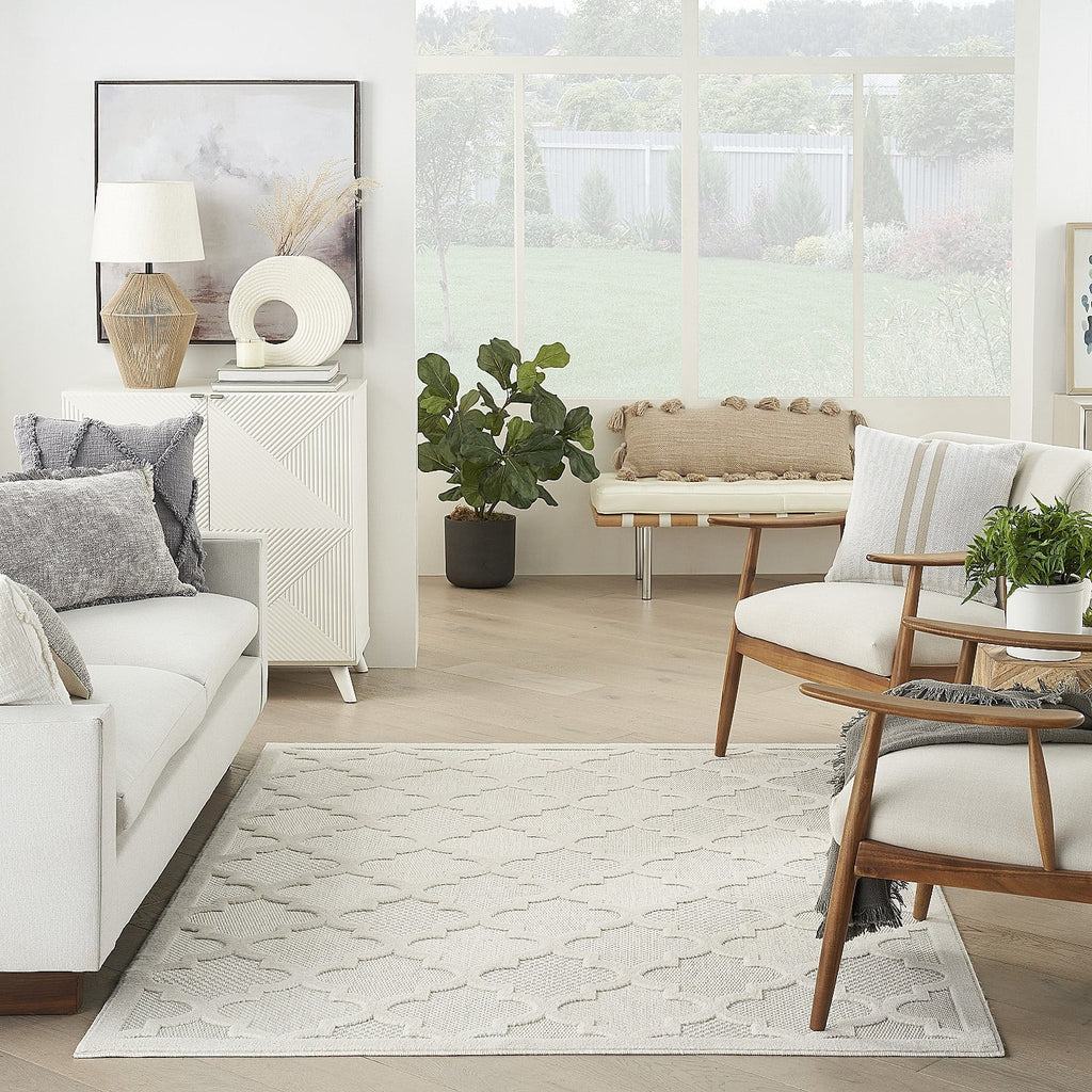 Ivory White 5' x 7' Area Rug K162253