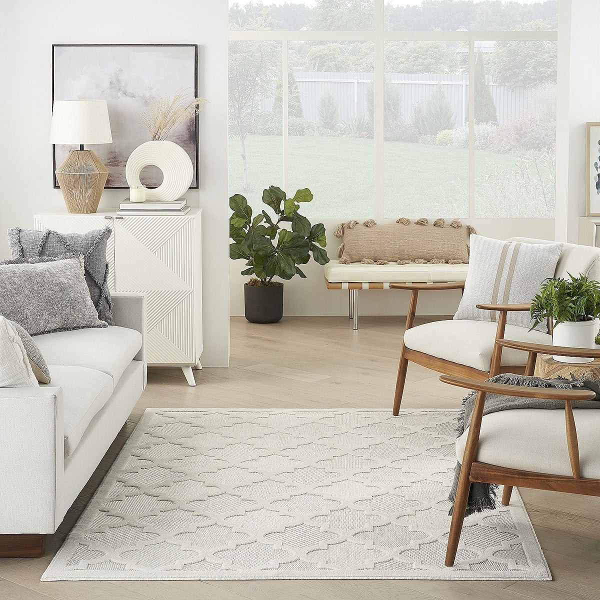 Ivory White 5' x 7' Area Rug K162253