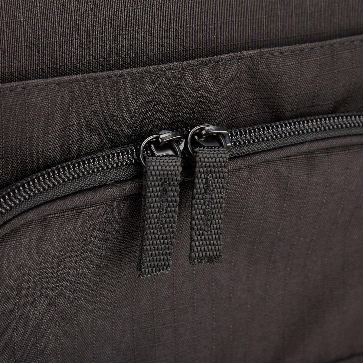 Fold-Out Pet Carrier E78728