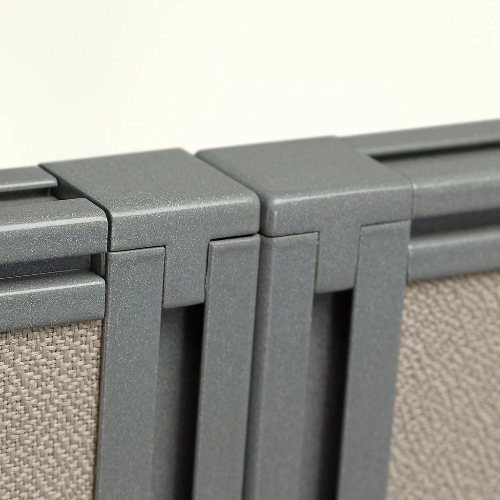 60W Cubicle Desk with Closed Panels Z631884